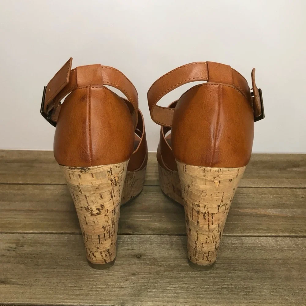 Platform sandals